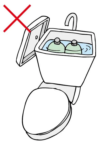 タンクの中にペットボトルを入れてトイレ内の水量を減らす方法のイメージ